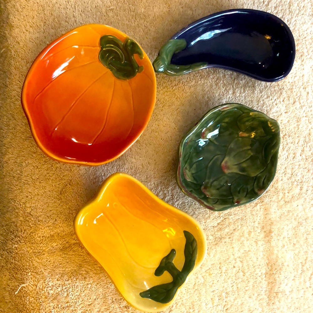 Williams Sonoma 4 piece set of bowls